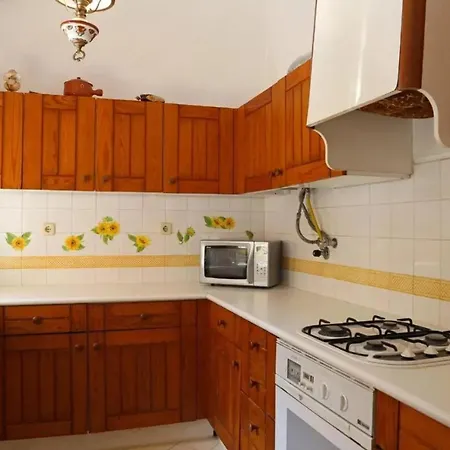Comfortable House In Guia With Shared Pool Guia (Faro)