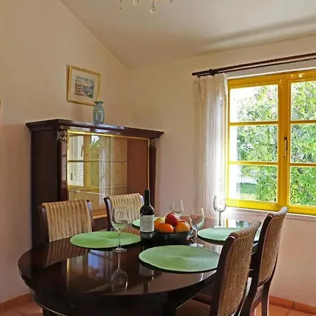 Comfortable House In With Shared Pool * Guia (Faro)