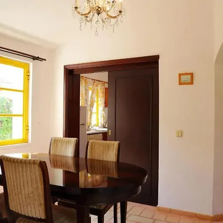 Comfortable House In Guia With Shared Pool *
