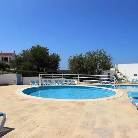 Comfortable House In Guia With Shared Pool Holiday home *