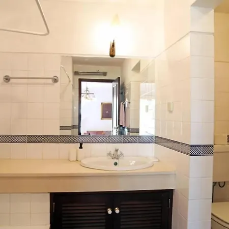 Comfortable House In With Shared Pool Dom wakacyjny Guia (Faro)